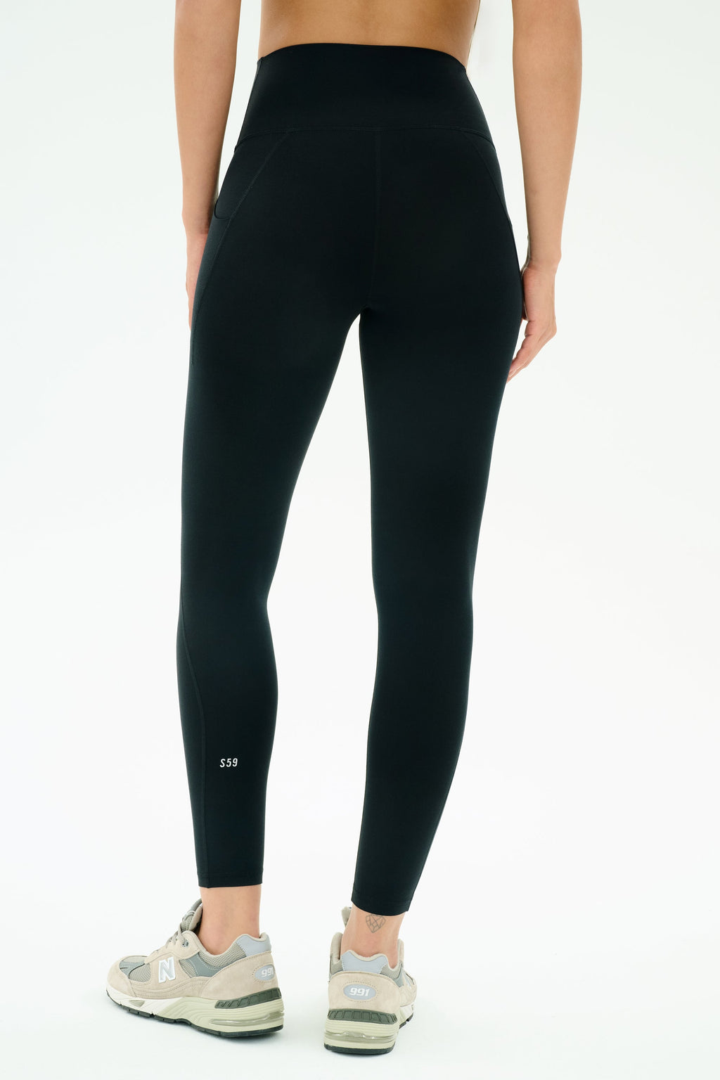 Airweight High Waist 7/8 Pocket Legging - Black