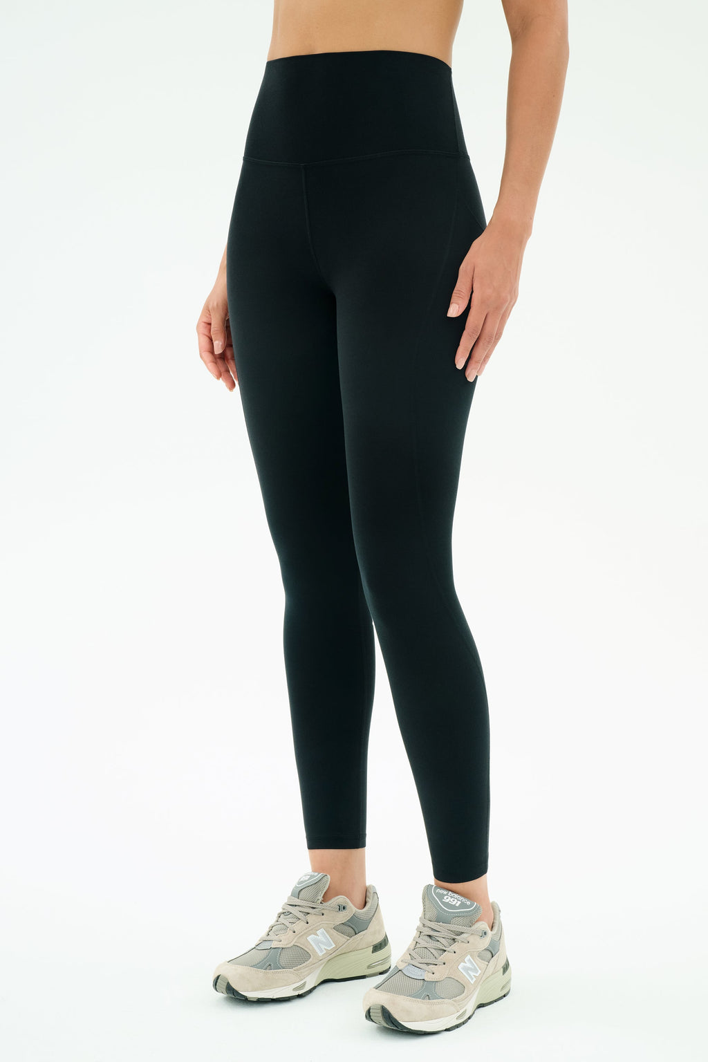 Airweight High Waist 7/8 Pocket Legging - Black