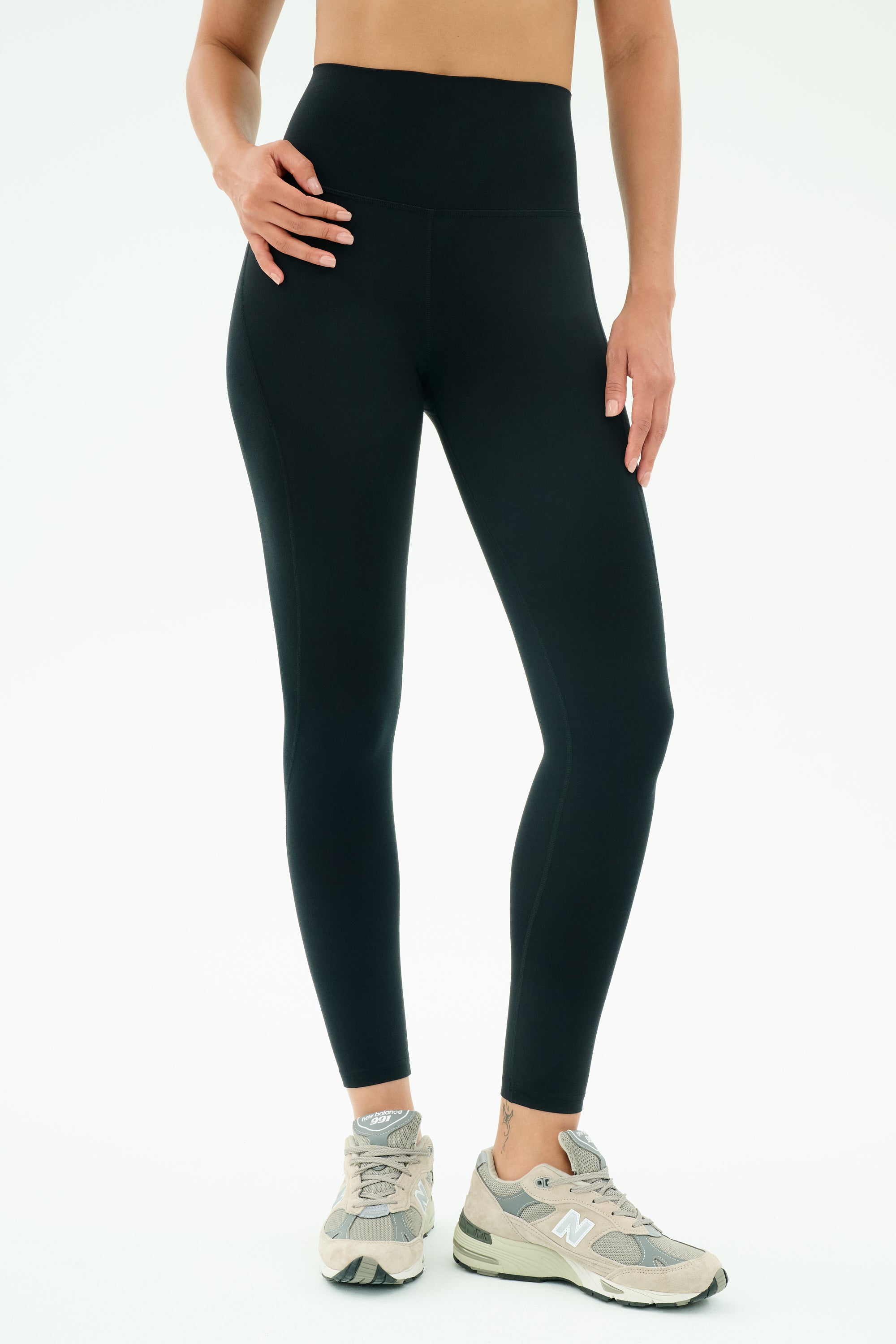 Airweight High Waist 7/8 Pocket Legging - Black