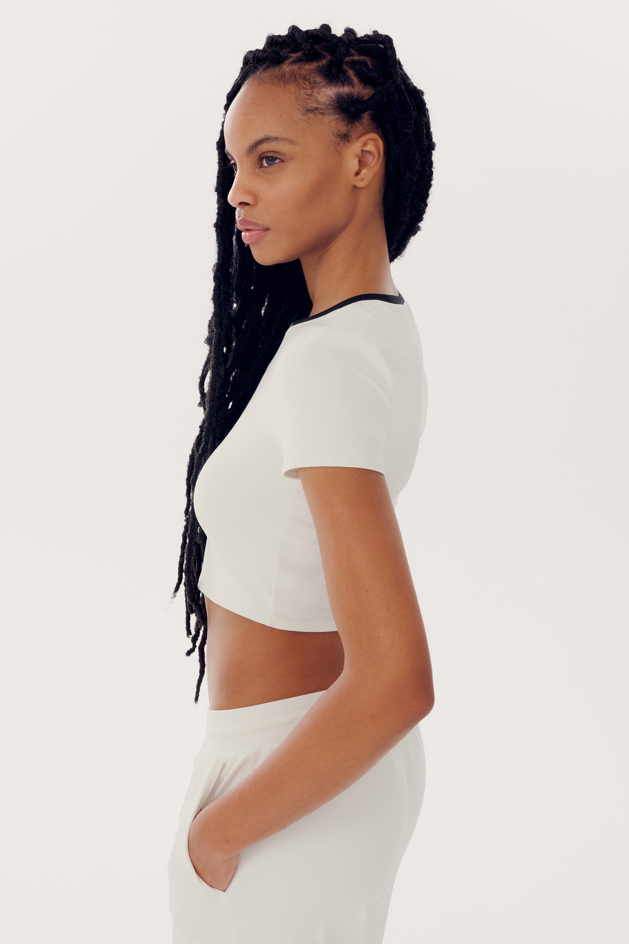 Airweight S/S Crop - White/Black